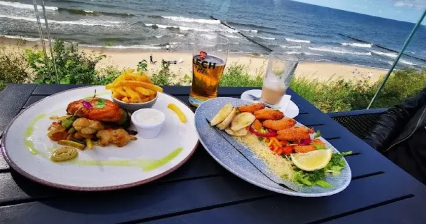 Tanie jedzenie w Ustroniu Morskim - gdzie zjeść bez wydawania fortuny