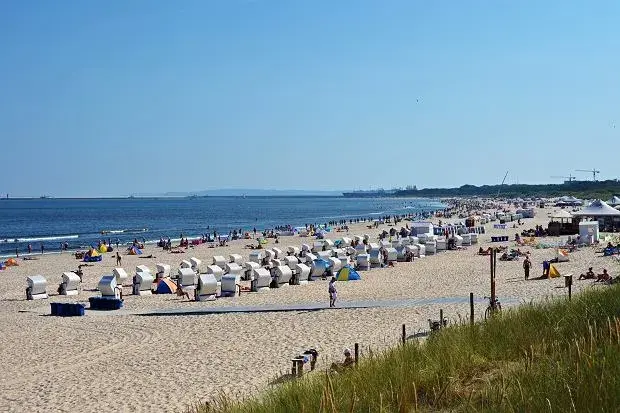 Zdjęcie Bałtyk ile stopni: aktualna temperatura wody w Polsce i jej zmiany